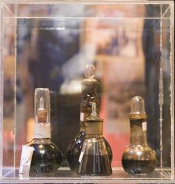 Коллекция образцов нефти и кернов в фондовой и экспозиционной деятельности Сургутского краеведческого музея